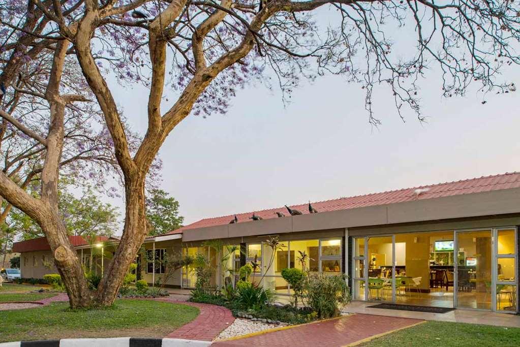 Kadoma Hotel & Conference Centre Esterno foto