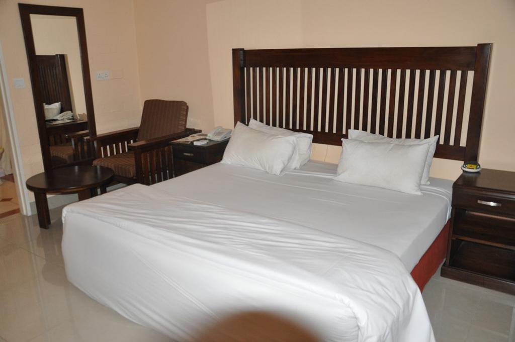 Kadoma Hotel & Conference Centre Esterno foto