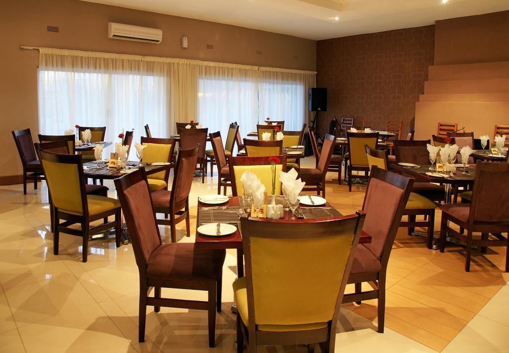 Kadoma Hotel & Conference Centre Esterno foto