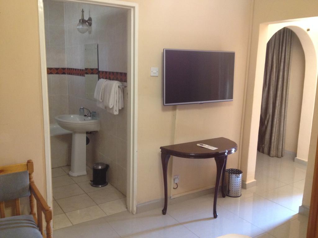 Kadoma Hotel & Conference Centre Esterno foto
