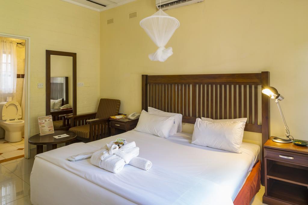 Kadoma Hotel & Conference Centre Esterno foto